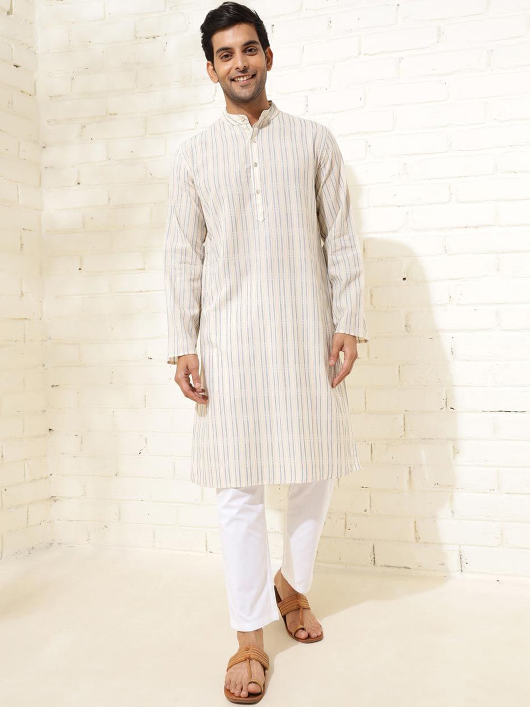 

Fabindia Striped Mandarin Collar Long Sleeves Cotton Straight Kurta, Off white