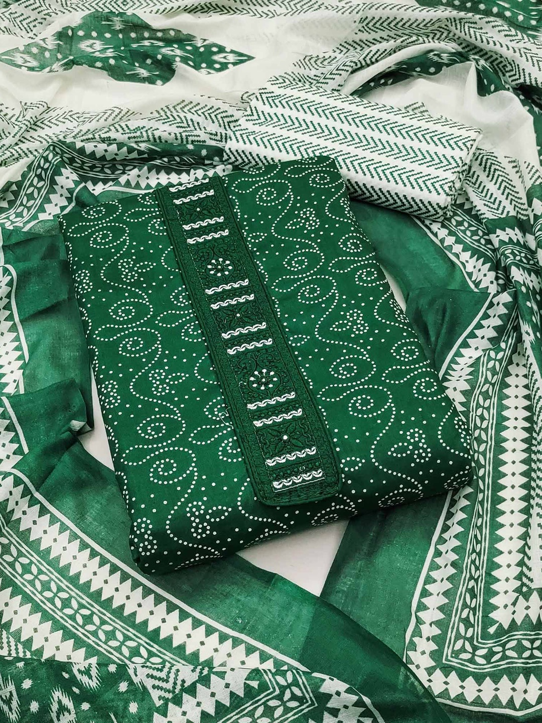 

Peachmode Bandhani Printed Thread Work Pure Cotton Unstitched Dress Material, Green