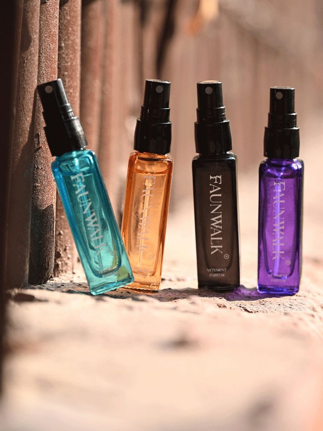 

FAUN WALK House Of Essence Saffron Oud Long Lasting Pocket Perfume 8ml, Black