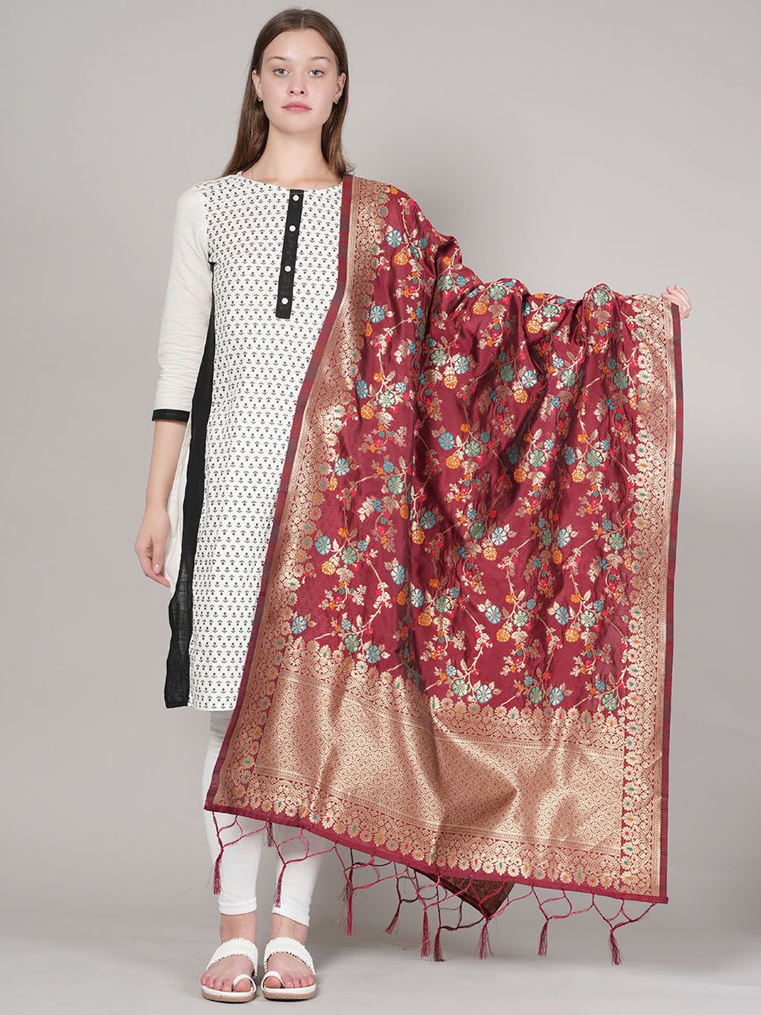 

MUFFLY Floral Woven Design Dupatta, Maroon