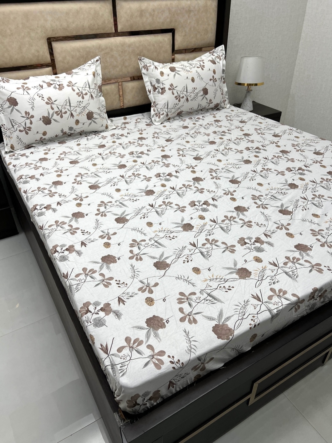 

Pure Decor White & Brown Floral 400 TC fitted Cotton King Bedsheet with 2 Pillow Covers