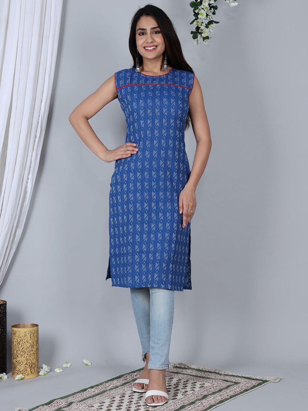 

Shiv ali apparels Geometric Thread Work Straight Kurta, Blue