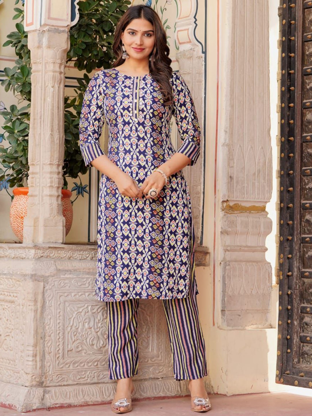 

VYKOO Ethnic Motifs Printed Regular Mirror Work Kurta With Trousers & Dupatta, Blue