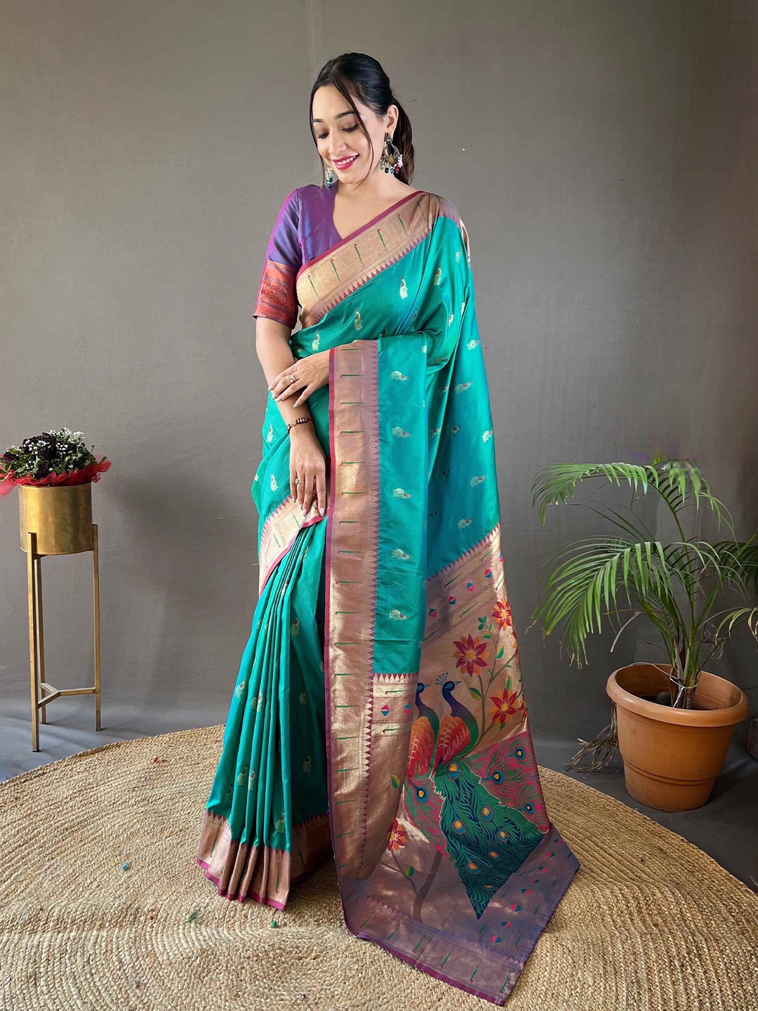 

DEVATITHI Woven Design Ethnic Motifs Paithani Zari Saree, Sea green
