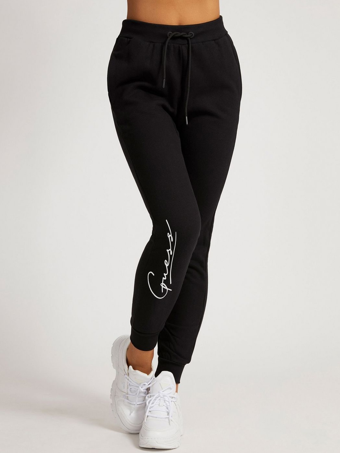 

GUESS Women Relaxed-Fit High-Rise Joggers, Black