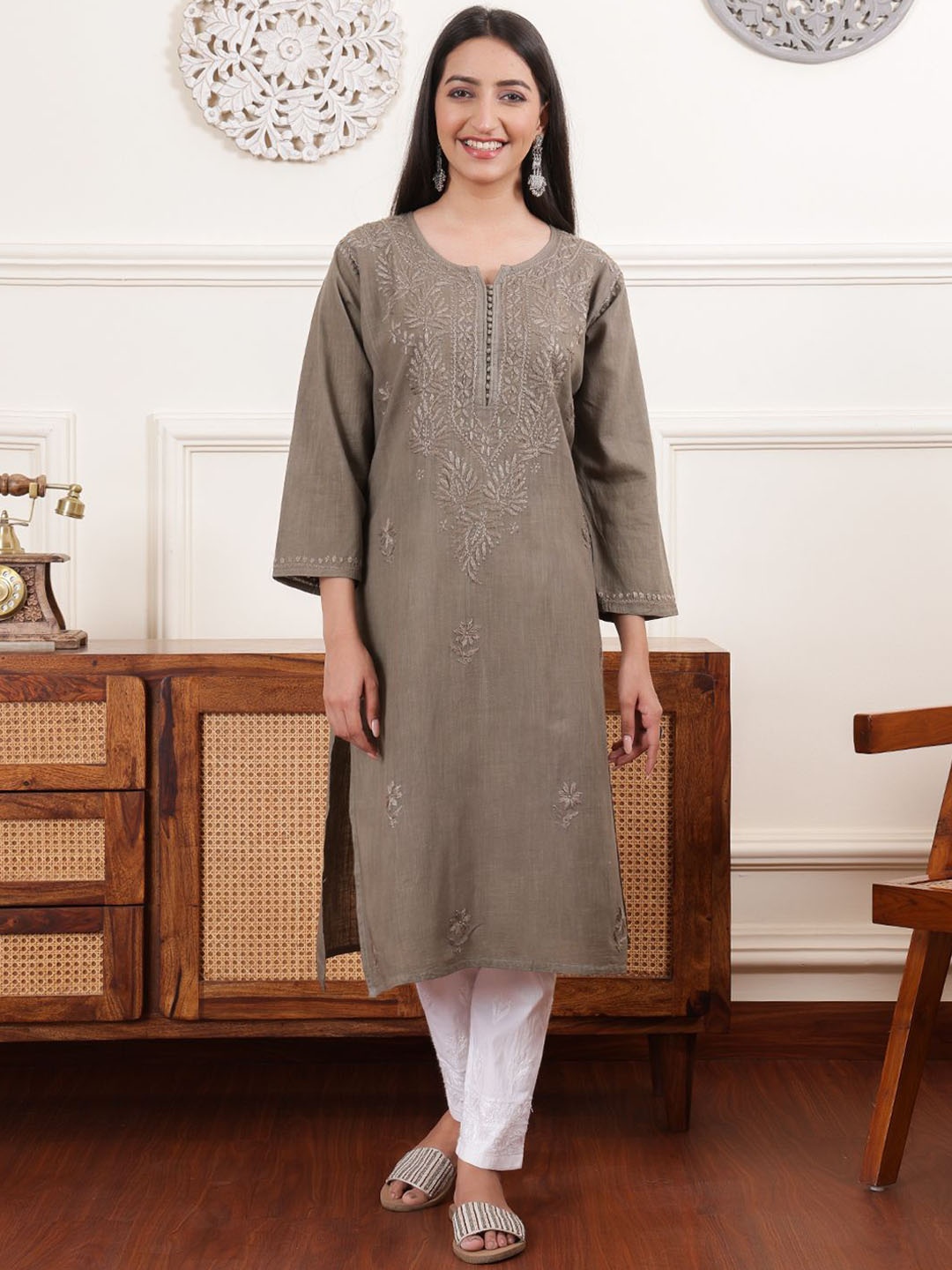 

Chowkhat Ethnic Motifs Embroidered Straight Kurta, Brown