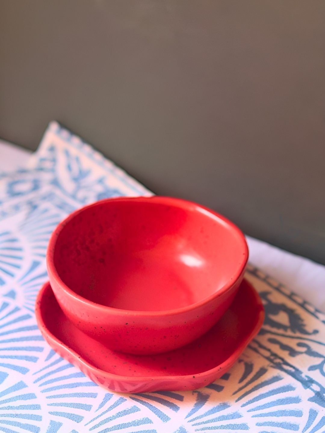 

WEAVING HOMES Red & Black 2 Pieces Printed Glossy Bowl With Dessert Plate