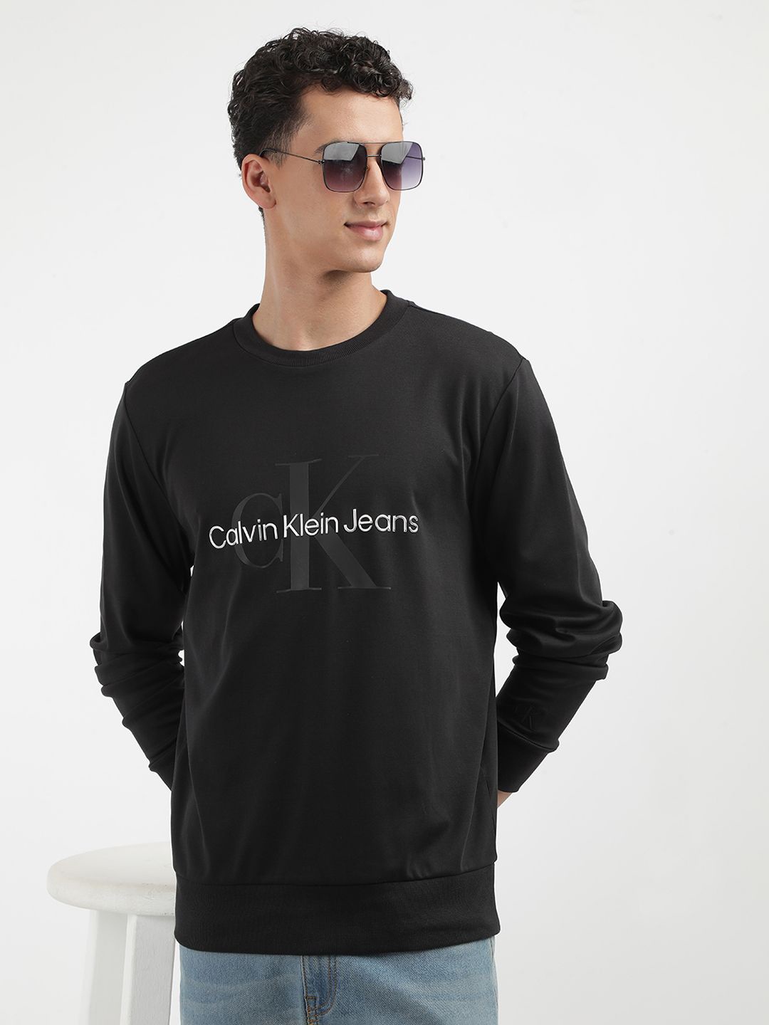 

Calvin Klein Jeans Men Brand Logo Printed Cotton Sweatshirt, Black