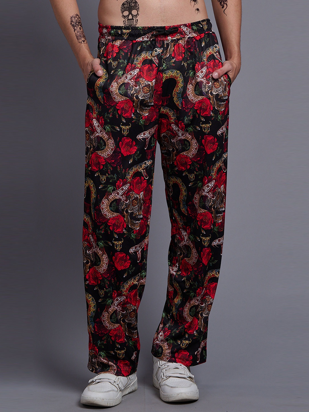 

GO DEVIL Men Floral Printed Original Loose Fit High-Rise Trousers, Black
