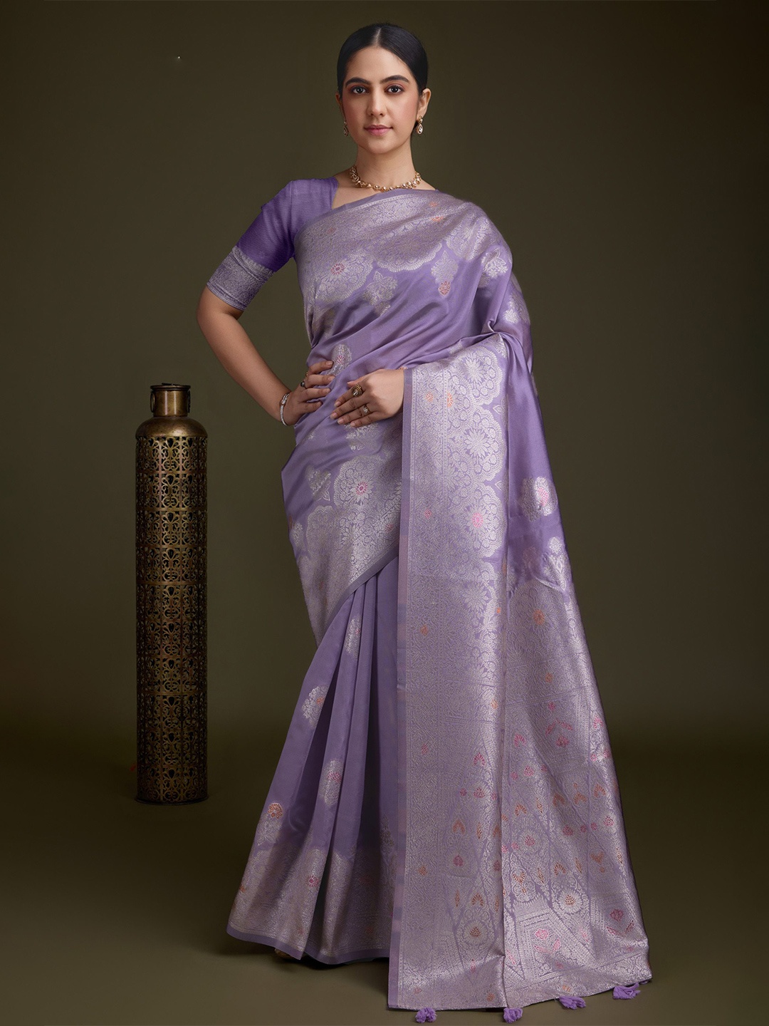 

KIMISHA Ethnic Motifs Zari Silk Blend Banarasi Saree, Lavender