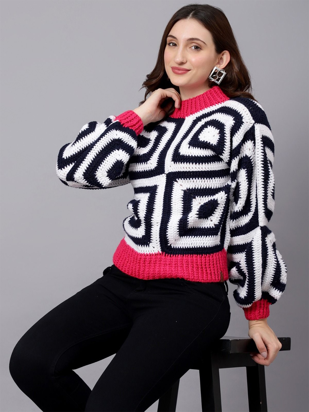 

Velvery Women Pullover with Applique Detail, Black