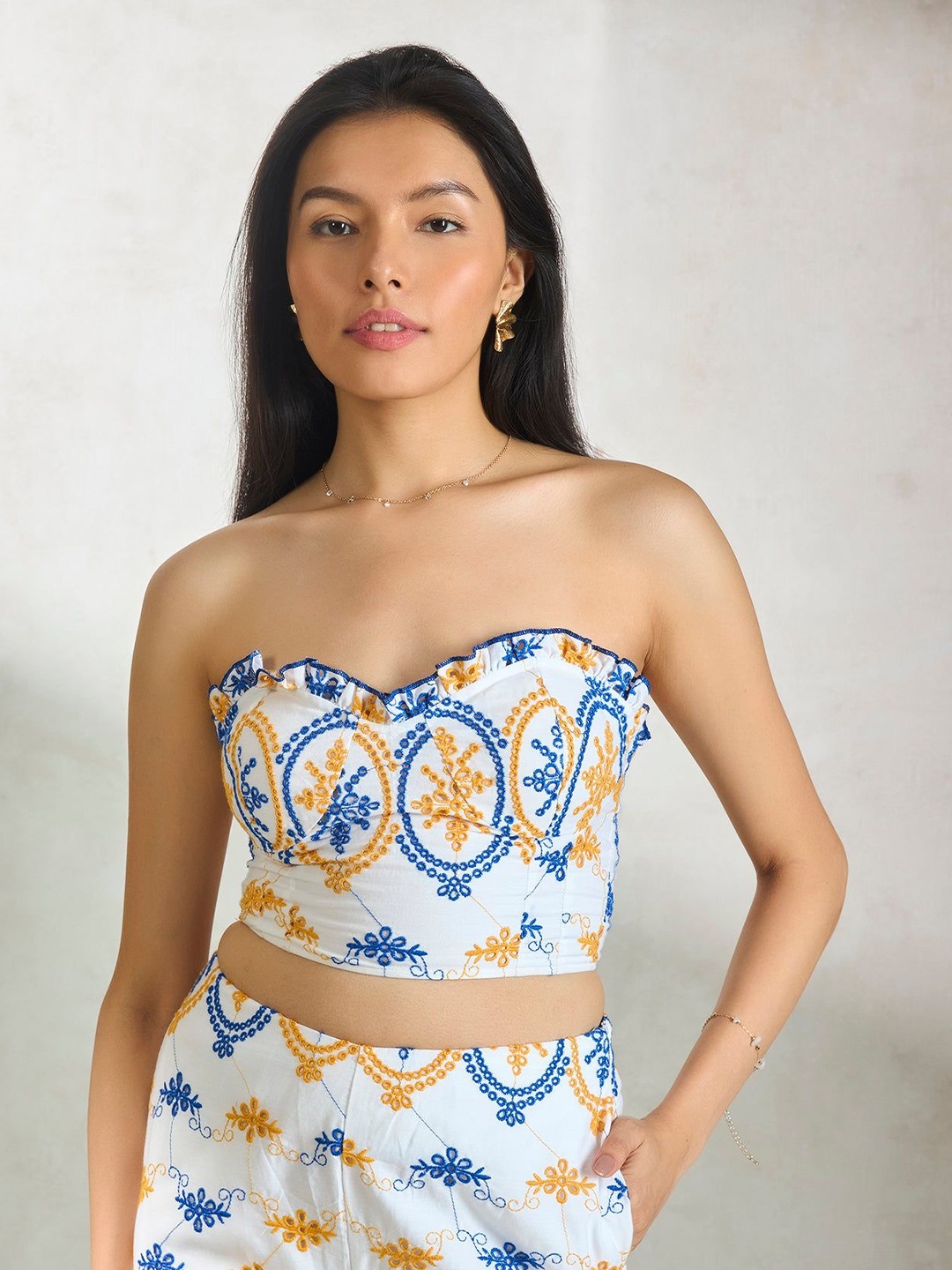 

Virgio Women Embroidered Sweetheart Neck Crop Length Cotton Top, White