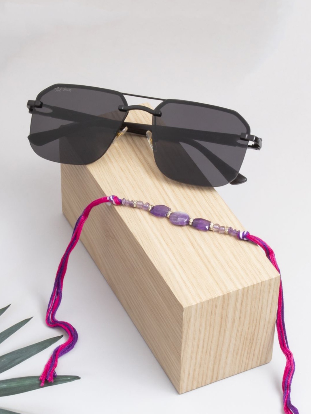 

Ted Smith 2-Pcs Rakhi With Sunglasses Gift Set, Black