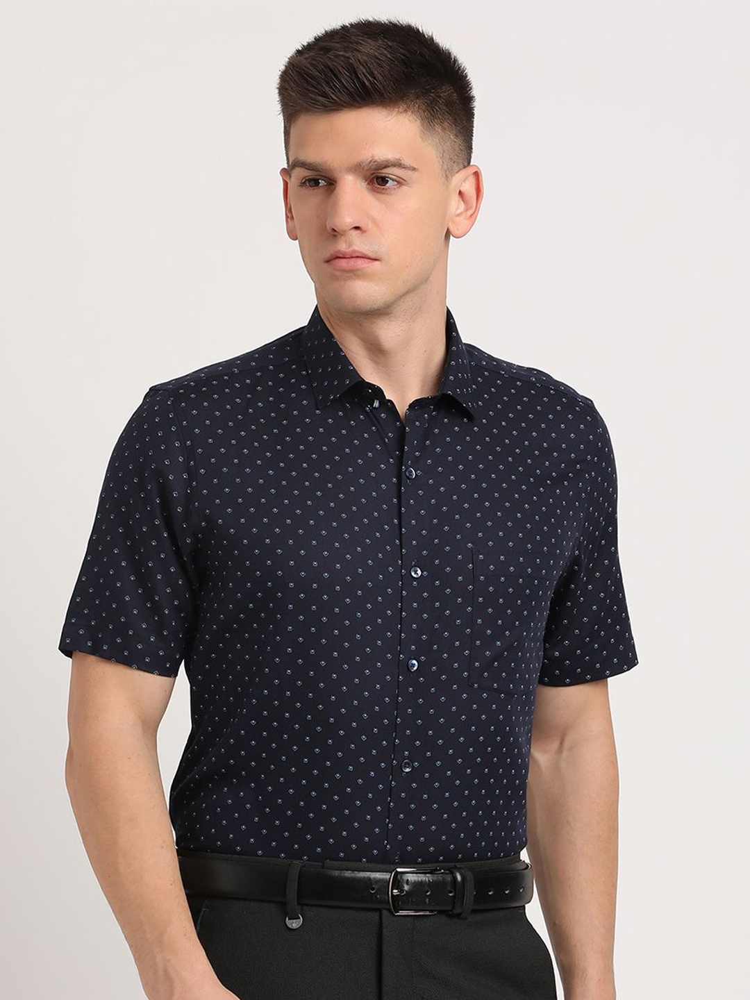 

Turtle Men Standard Micro Ditsy Printed Formal Shirt, Blue