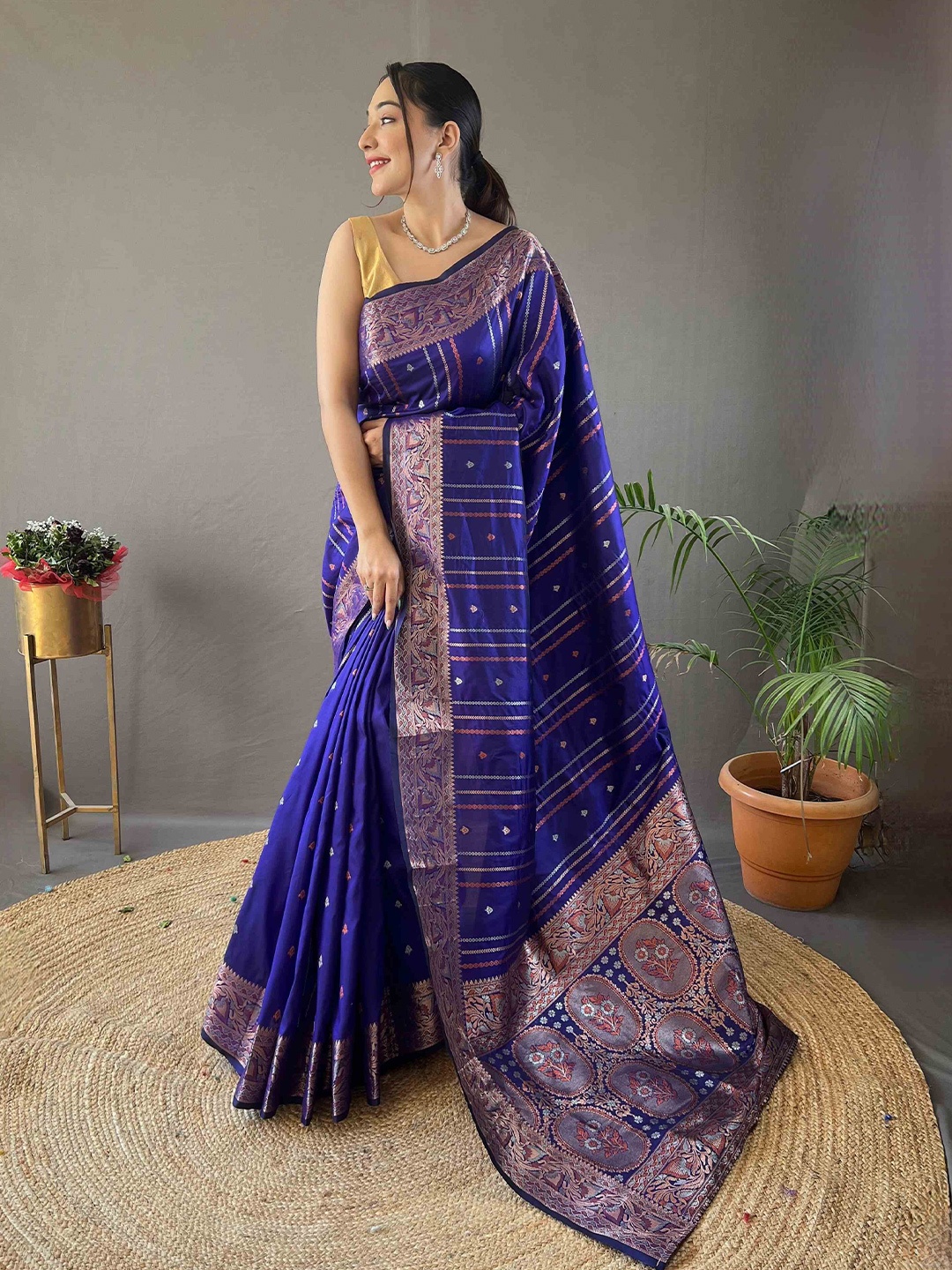 

DEVATITHI Woven Design Striped Zari Saree, Violet