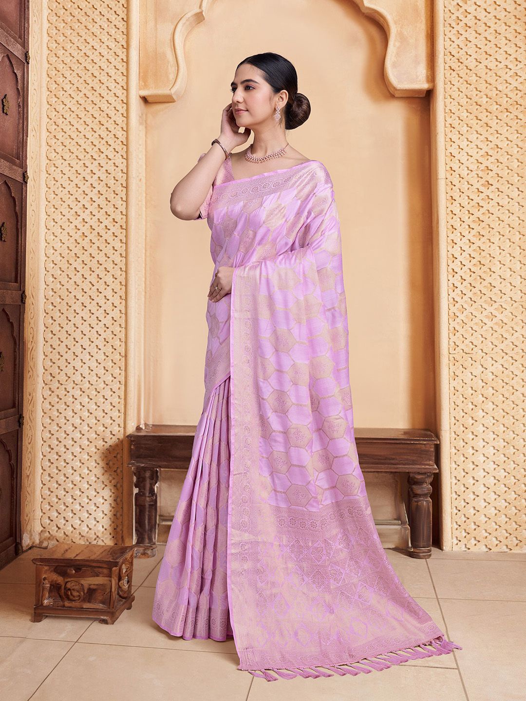 

House of Pataudi Ethnic Motif Saree With Blouse Piece, Purple