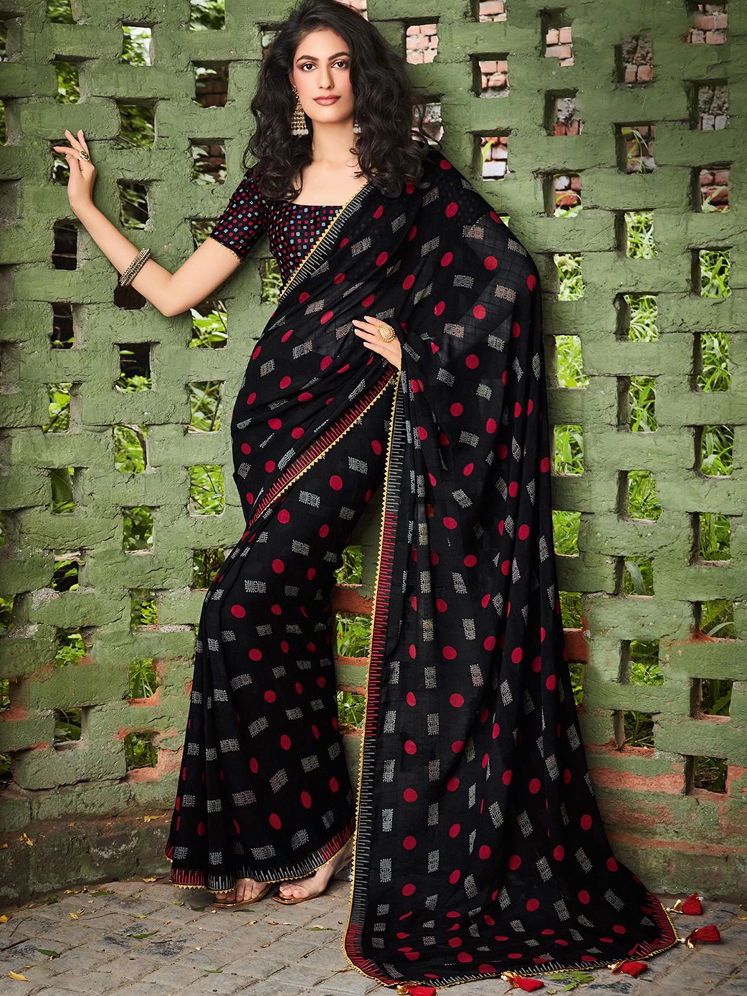 

Saree mall Dabu Gotta Patti Sarees, Black
