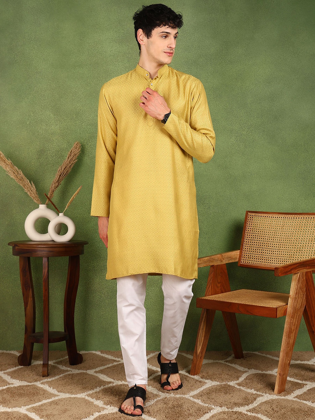 

FUBAR Geometric Woven Design Mandarin Collar Cotton Silk Straight Kurta With Pyjama, Green