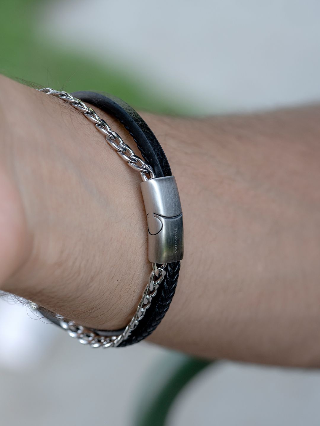 

SWASHAA David Men Leather Silver-Plated Wraparound Bracelet
