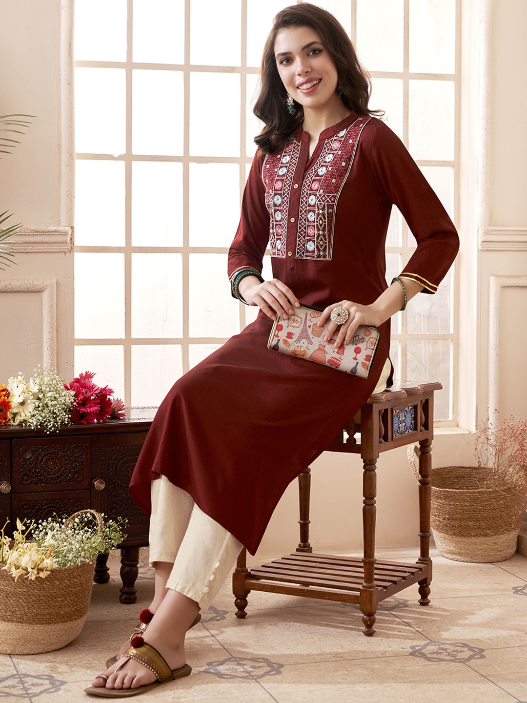 

Anouk Floral Yoke Design Mandarin Collar Regular Thread Work Liva Straight Kurta, Maroon