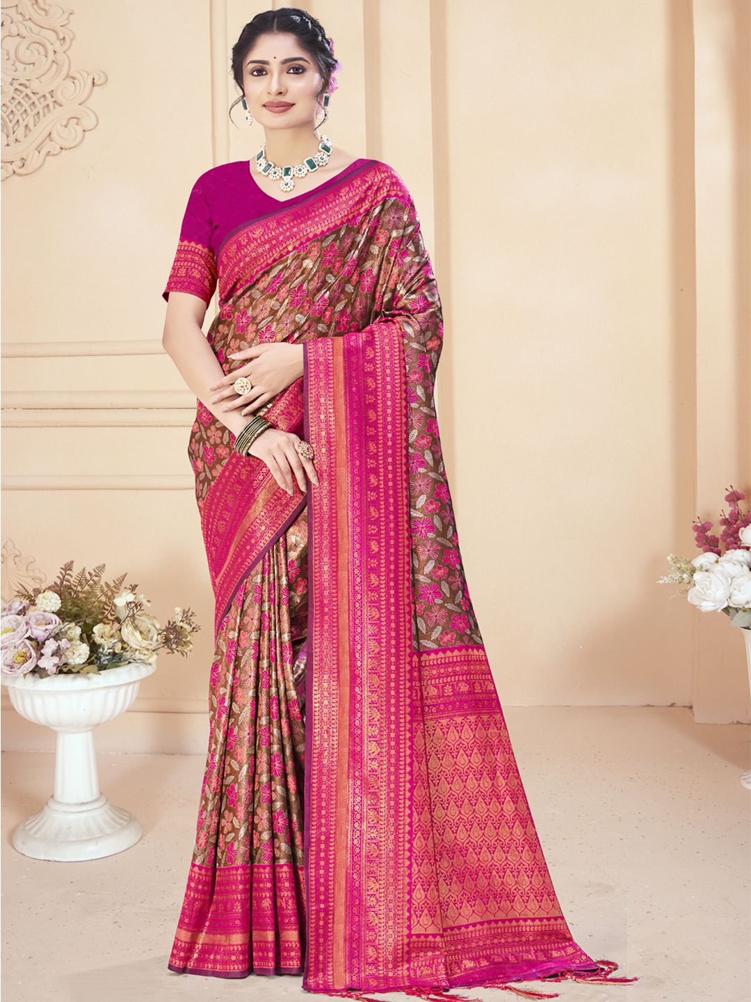 

Exclusiva Floral Saree, Pink