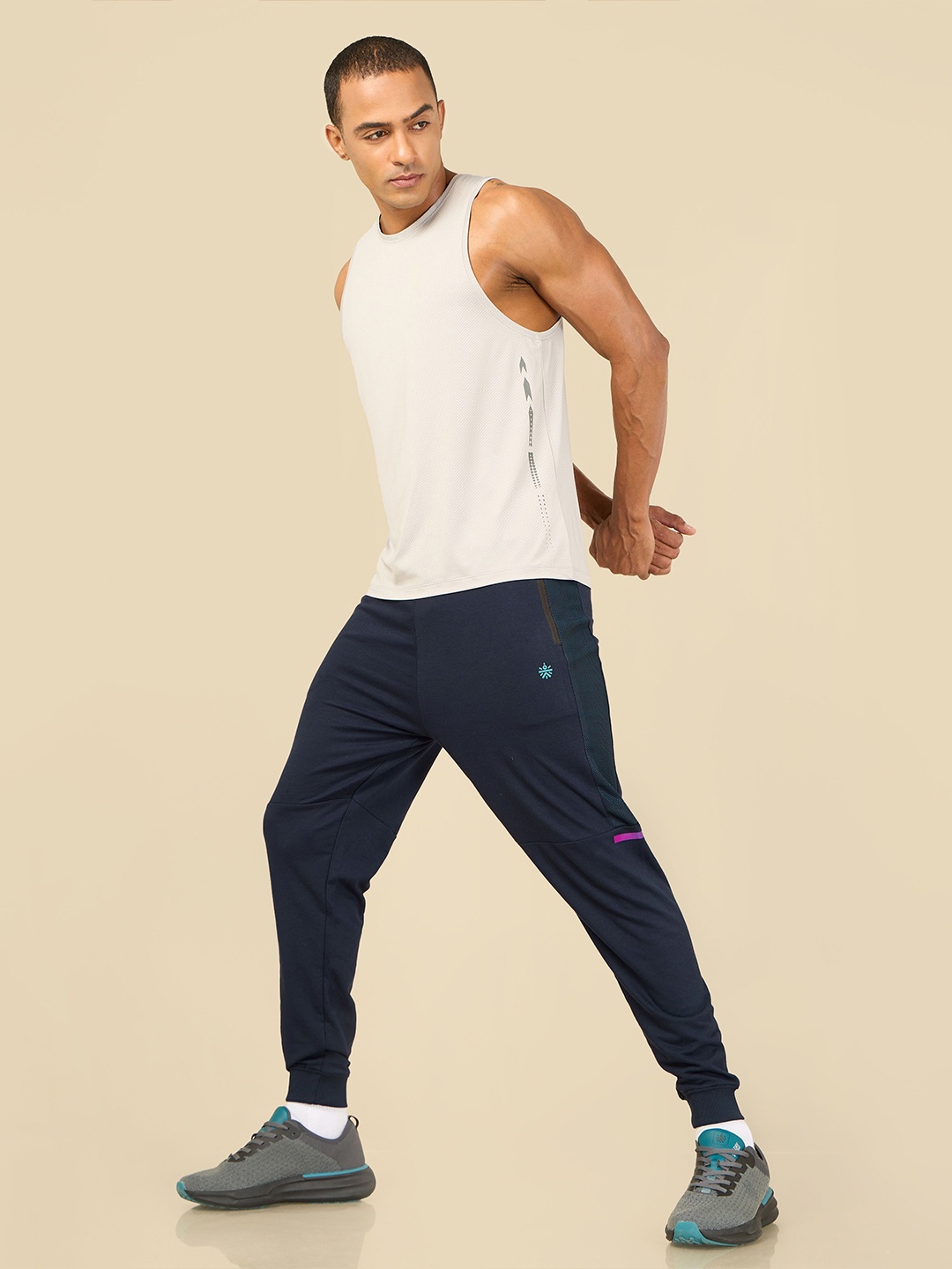 

CULT Power Men Mid Rise Joggers, Navy blue