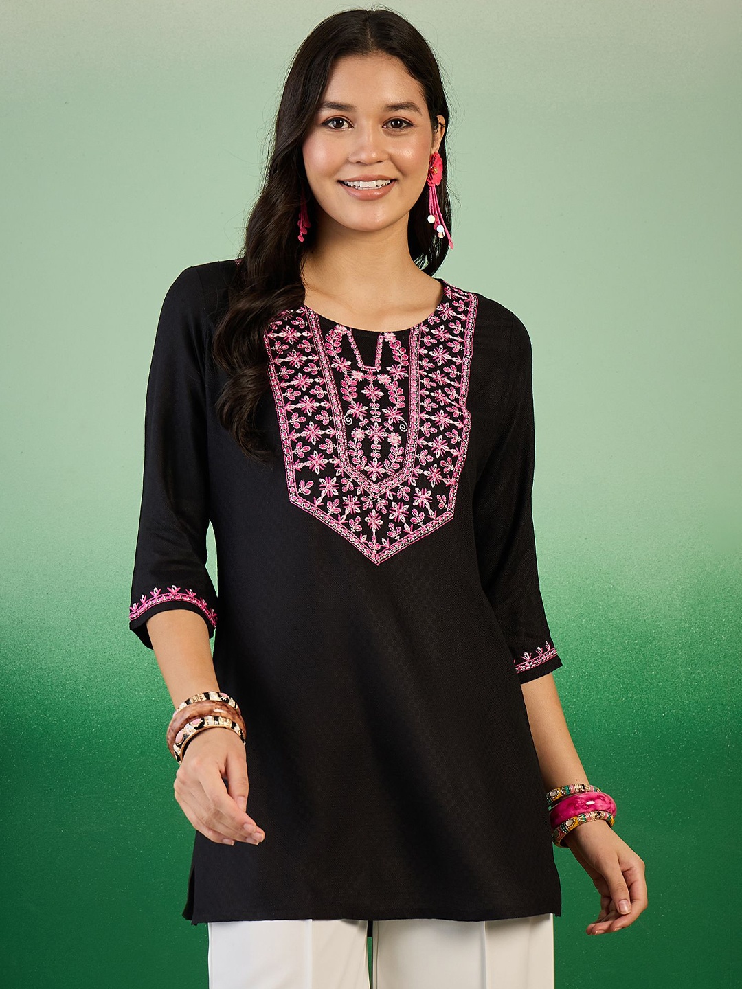 

Sangria Women Floral Embroidered Side Slits Short Kurti, Black