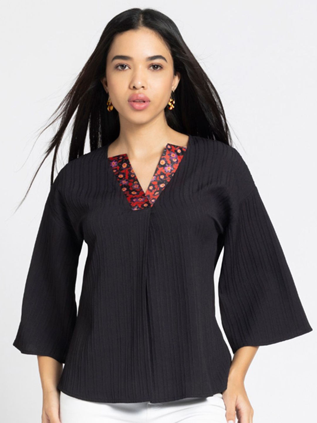 

SHAYE Flared Sleeve Solid Top, Black