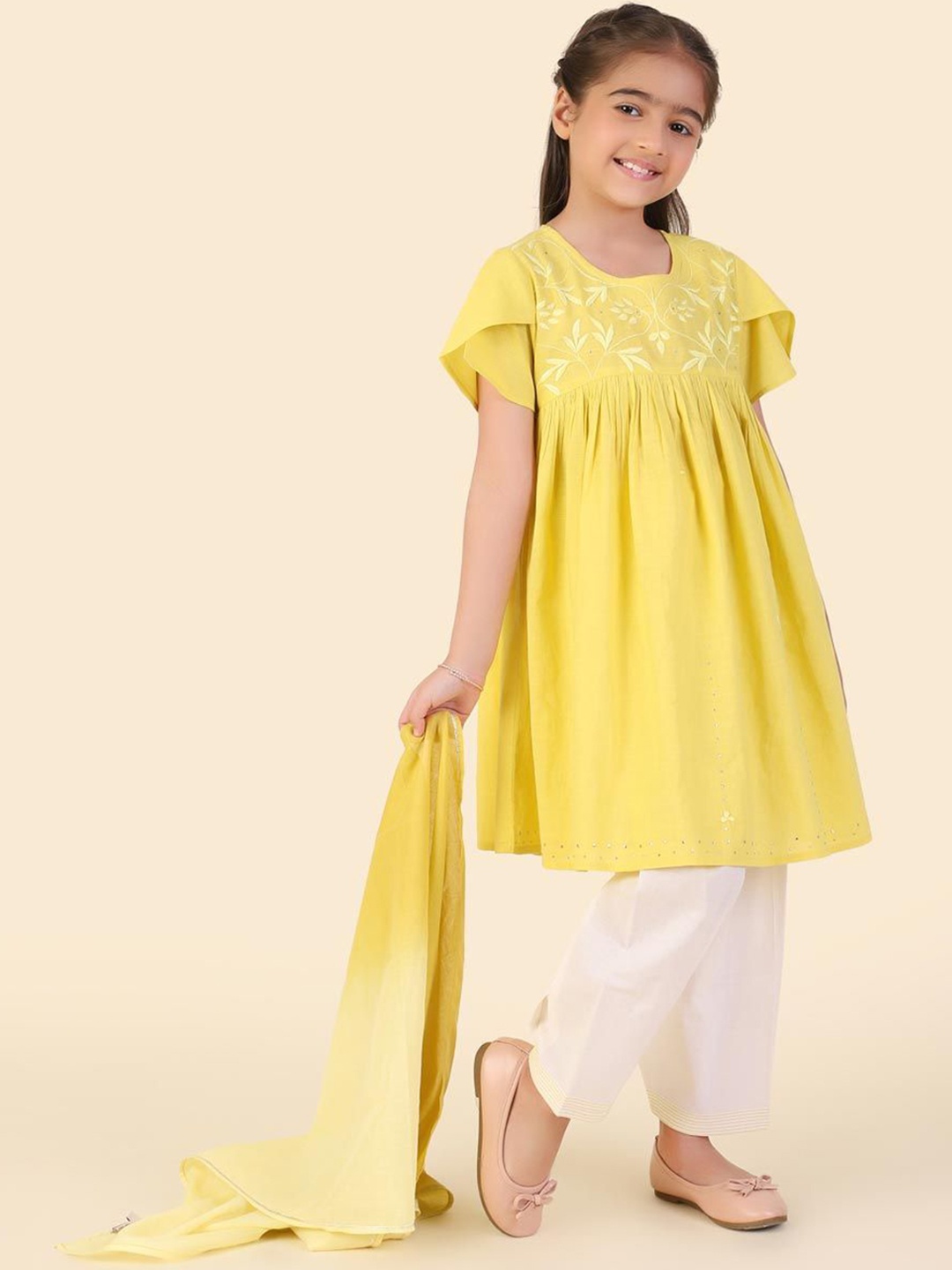 

Fabindia Girls Floral Yoke Design Thread Work Pure Cotton Kurta with Salwar & Dupatta, Yellow