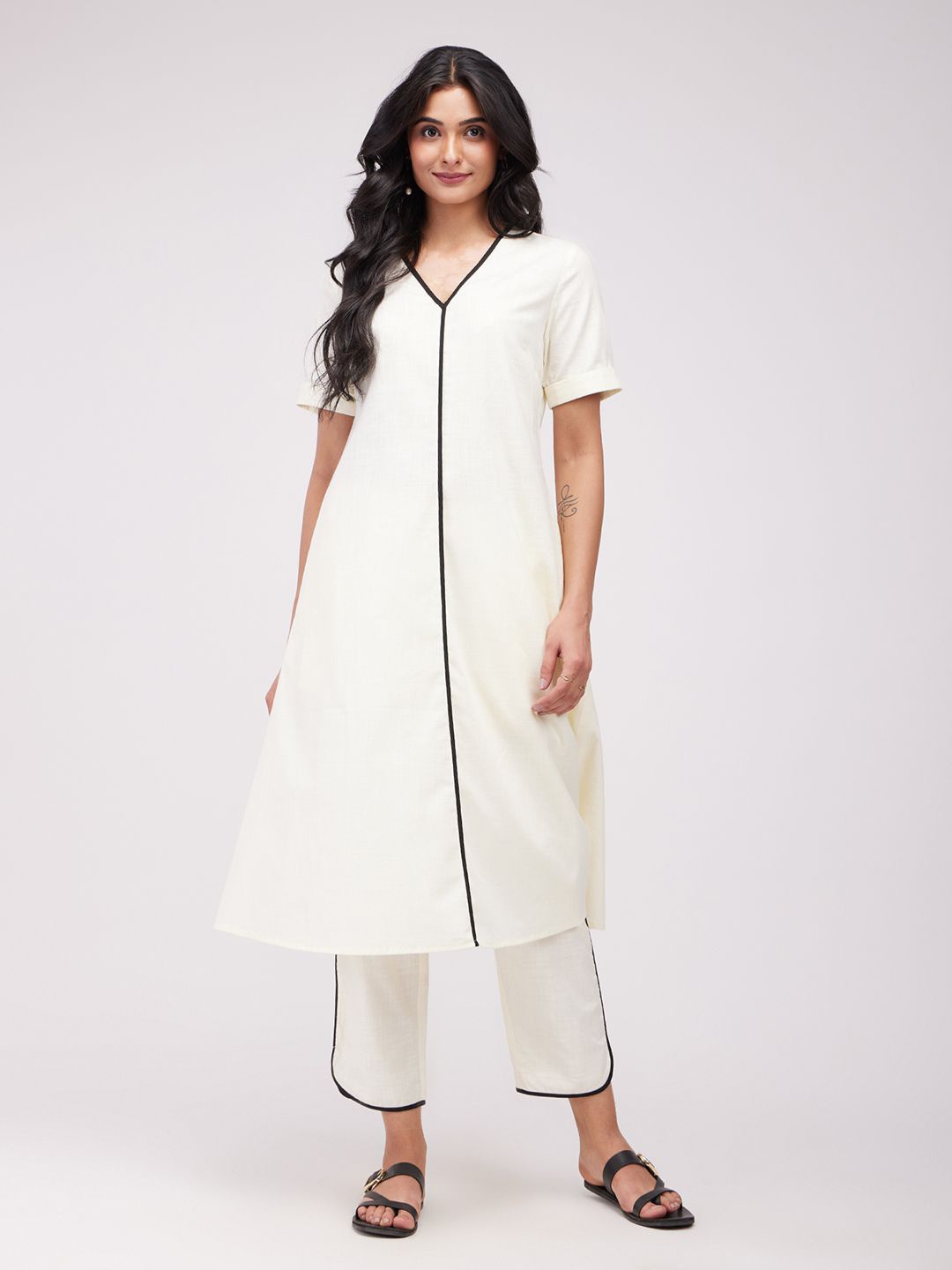 

Pink Fort V-Neck Cotton A-Line Kurta, Off white