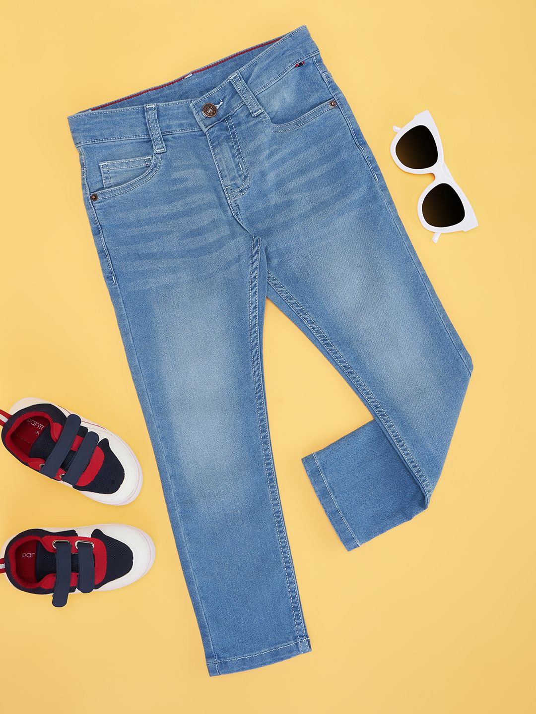 

Pantaloons Junior Boys Mid-Rise Light Fade Jeans, Blue