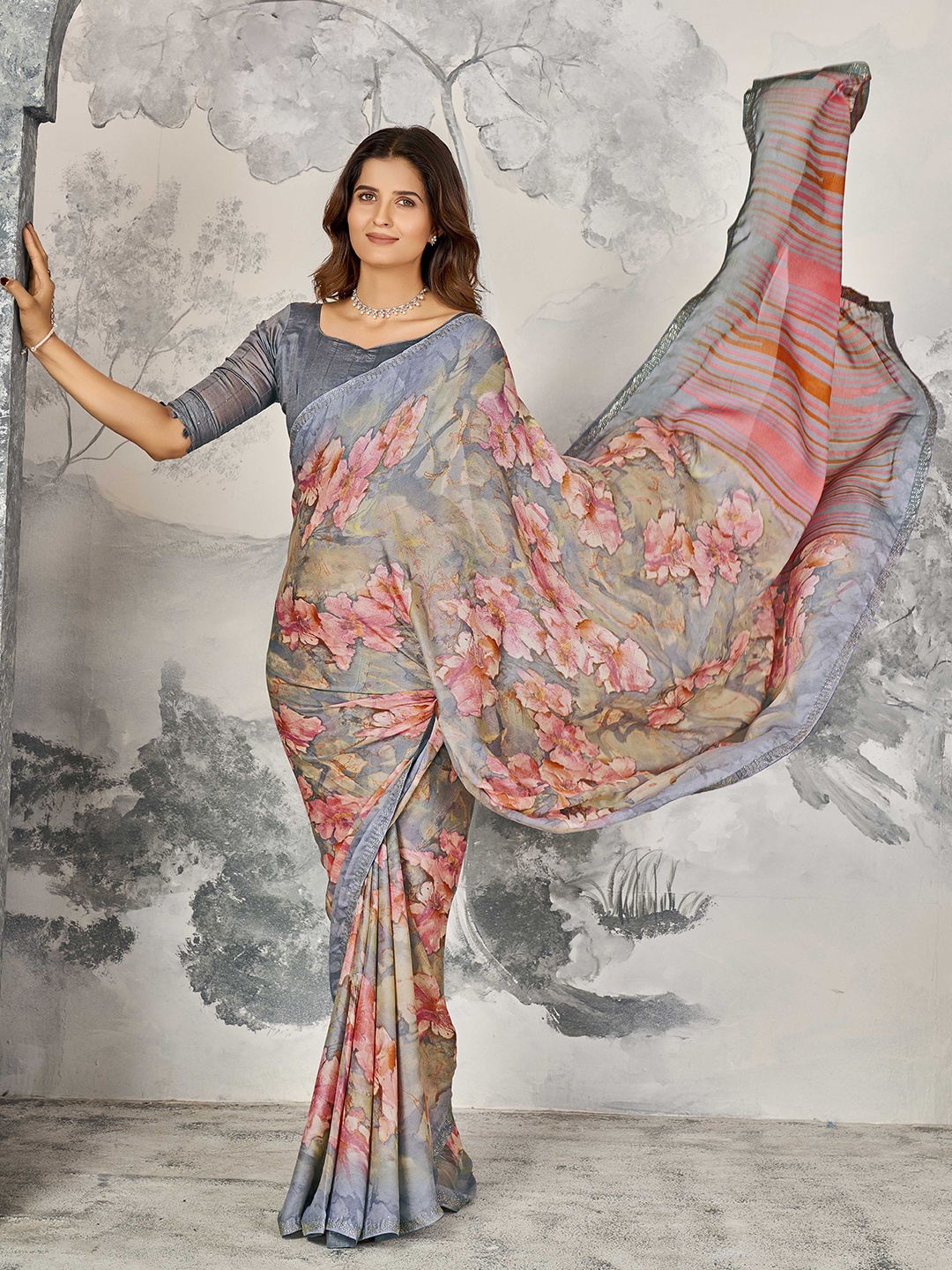 

Ethnielle Floral Silk Blend Saree, Grey