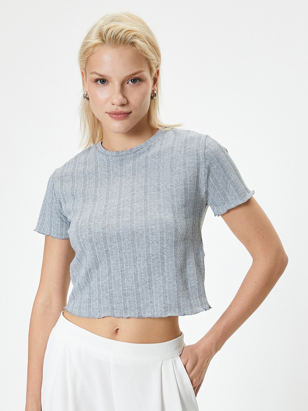 

Koton Women Solid Round Neck T-Shirt, Grey