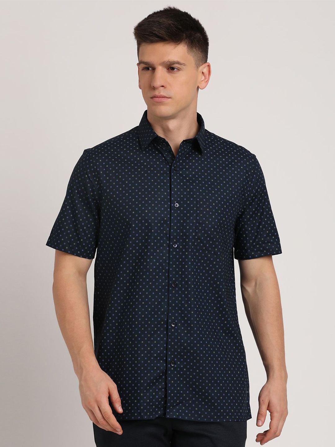 

Turtle Men Standard Micro Ditsy Printed Pure Cotton Formal Shirt, Navy blue