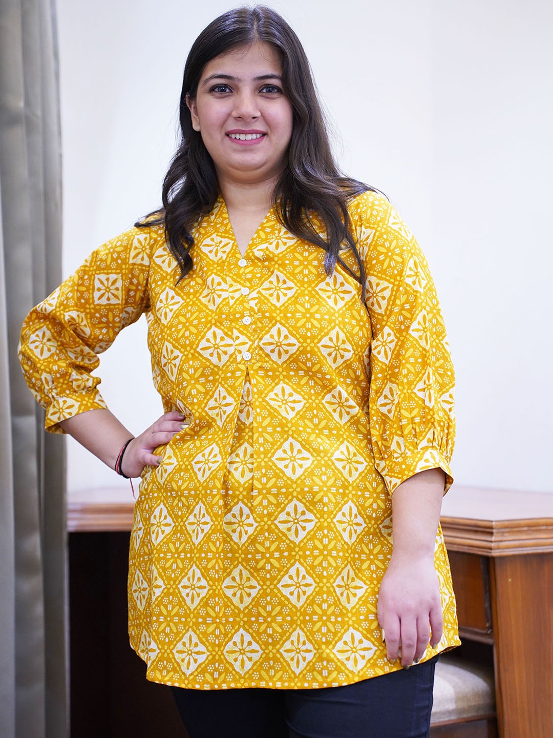 

APELLA Plus Size Geometric Printed Puff Sleeves Pure Cotton Kurti, Yellow