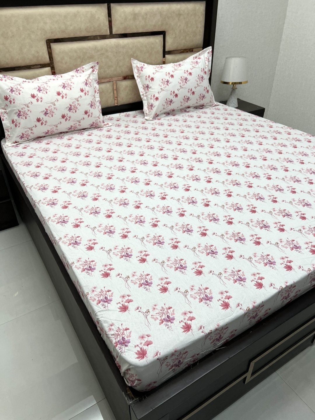 

Pure Decor White & Pink Floral 400 TC fitted Cotton King Bedsheet with 2 Pillow Covers