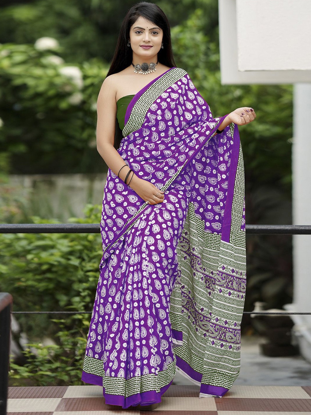 

KALINI Paisley Bagru Saree, Purple