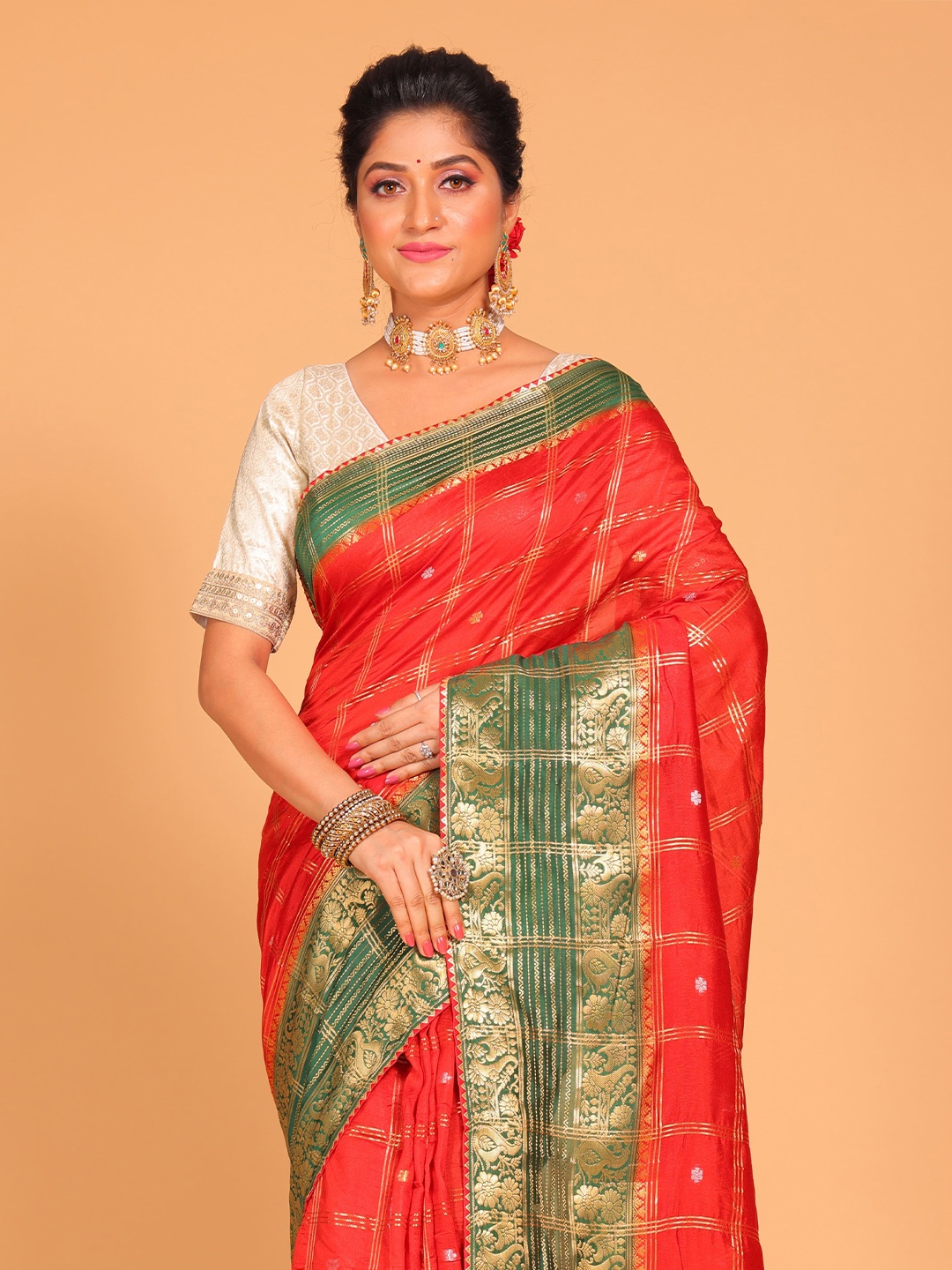 

Morchari Checked Zari Woven Design Pure Silk Saree, Red