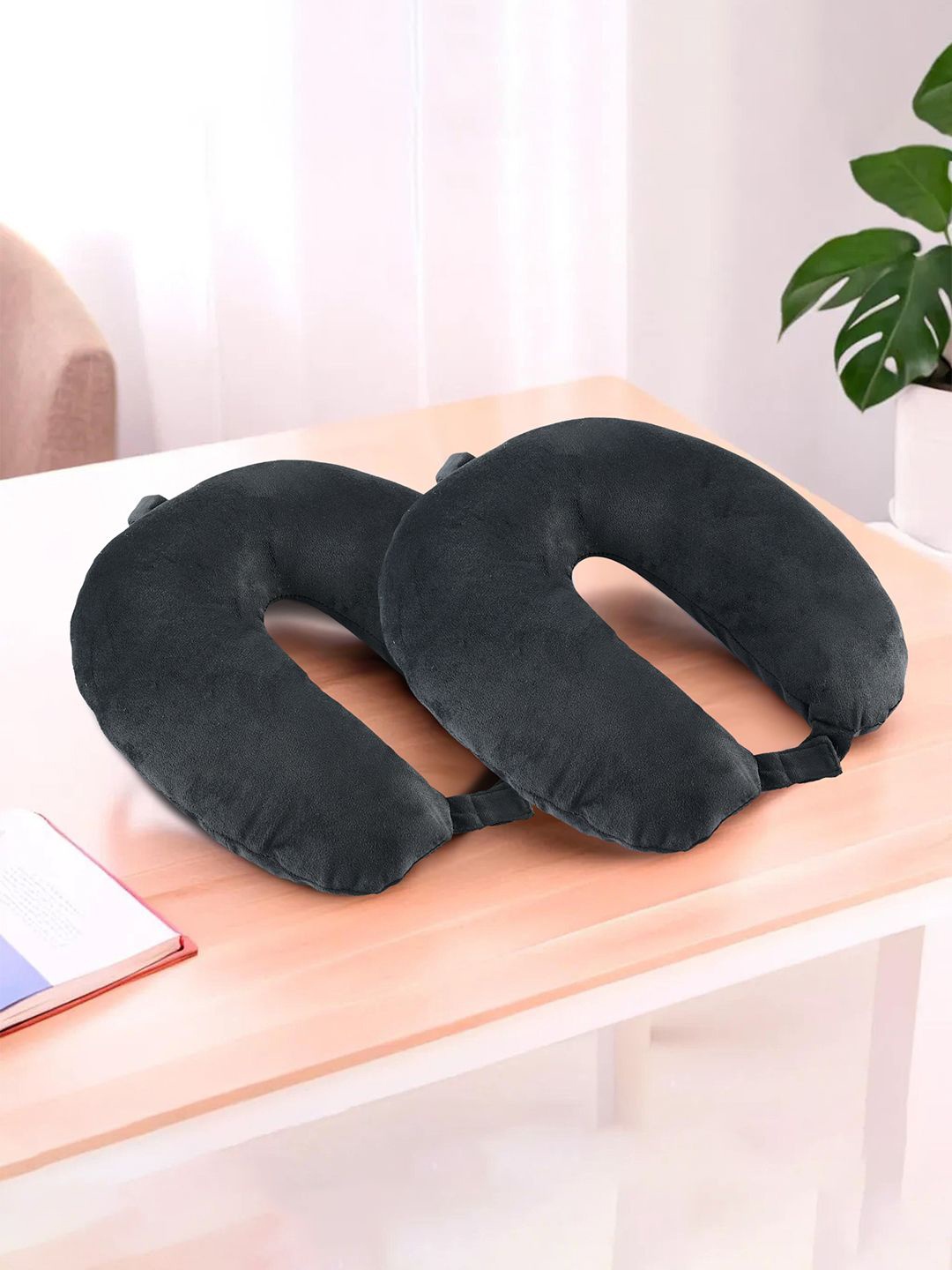 

Kuber Industries Black 2 Pieces Cotton Filled Polycotton Ultra Soft Travel Pillow