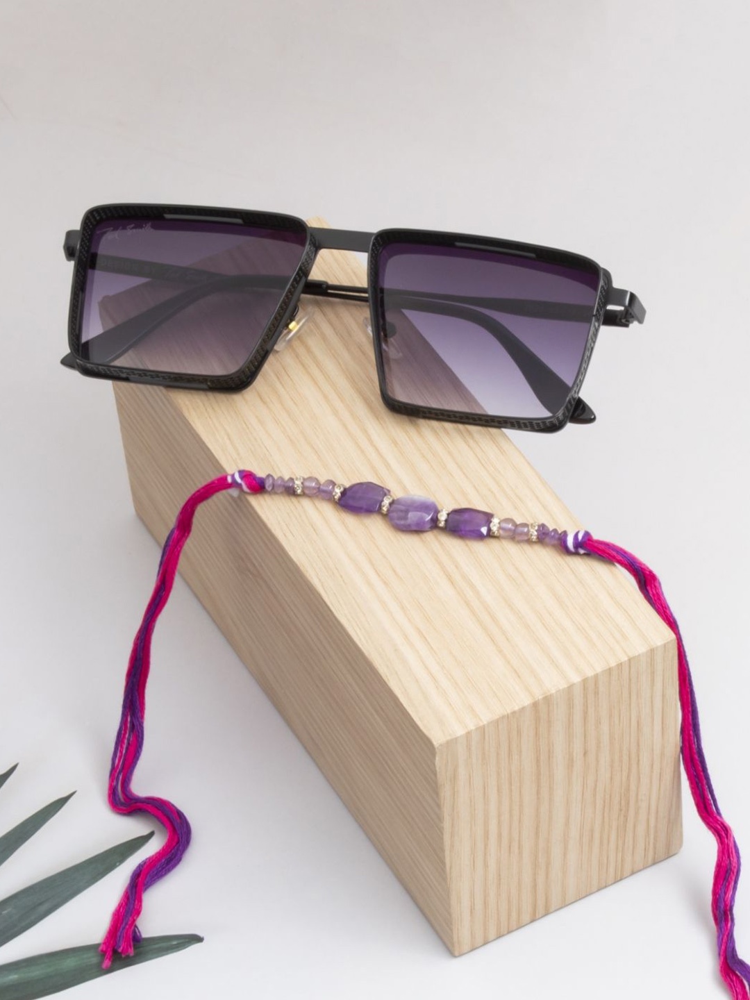 

Ted Smith Rakhi With Sunglasses Gift Set, Black