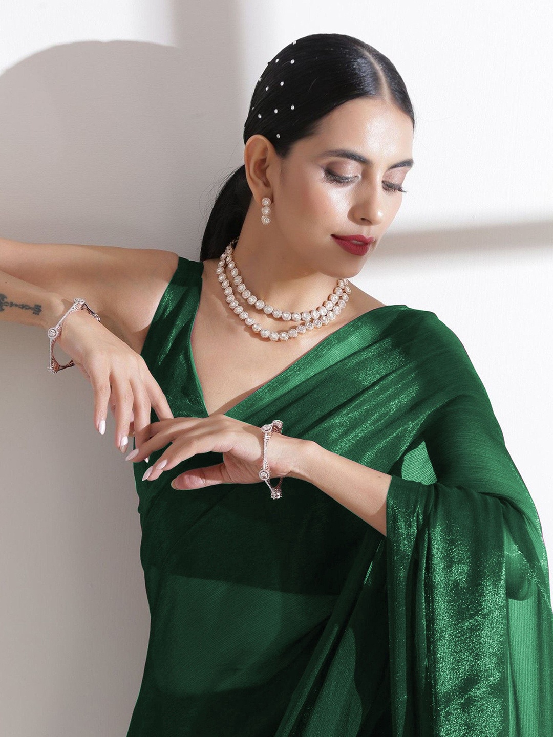 

FEBO FASHION Embellished Saree, Green
