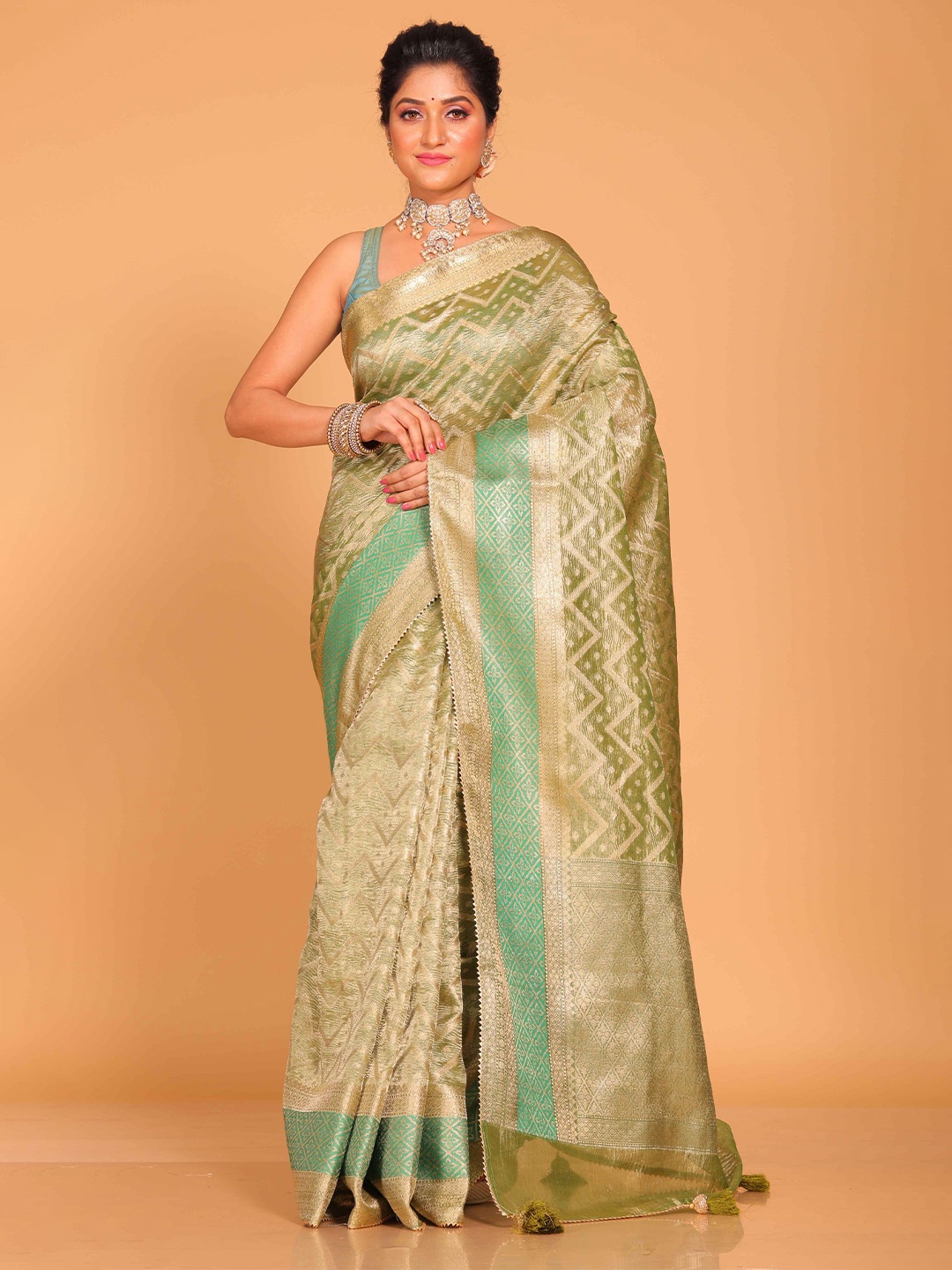 

Morchari Woven Design Zari Tissue Saree, Green