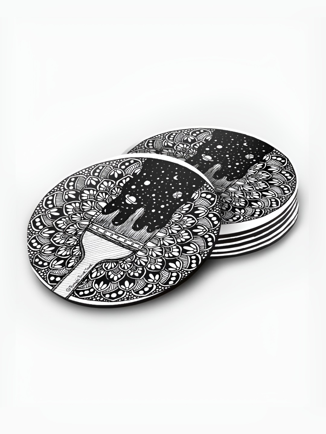 

macmerise Black & White 6 Pieces Printed Round Wooden Coasters