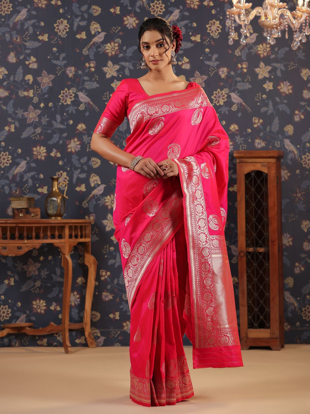 

House of Pataudi Catonic Rani & Gold-Toned Ethnic Motifs Woven Design Zari Banarasi Saree, Pink