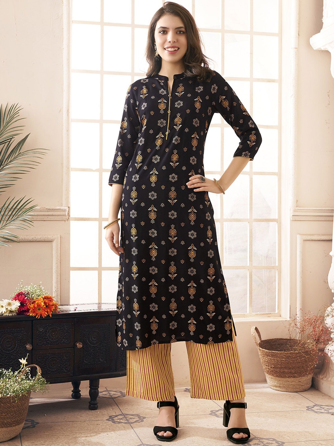 

Anouk Floral Printed Mandarin Collar Regular Straight Kurta With Palazzos, Black