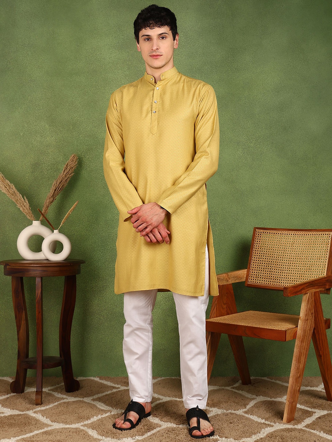 

FUBAR Geometric Printed Mandarin Collar Cotton Silk Straight Kurta With Pyjama, Beige