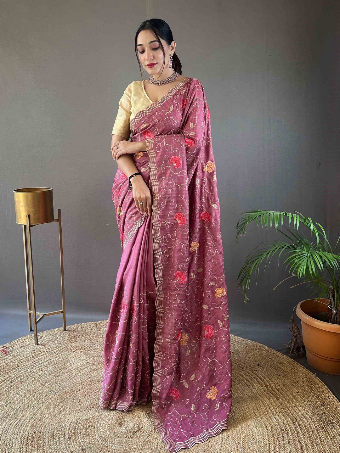 

DEVATITHI Floral Embroidered Tussar Saree, Pink