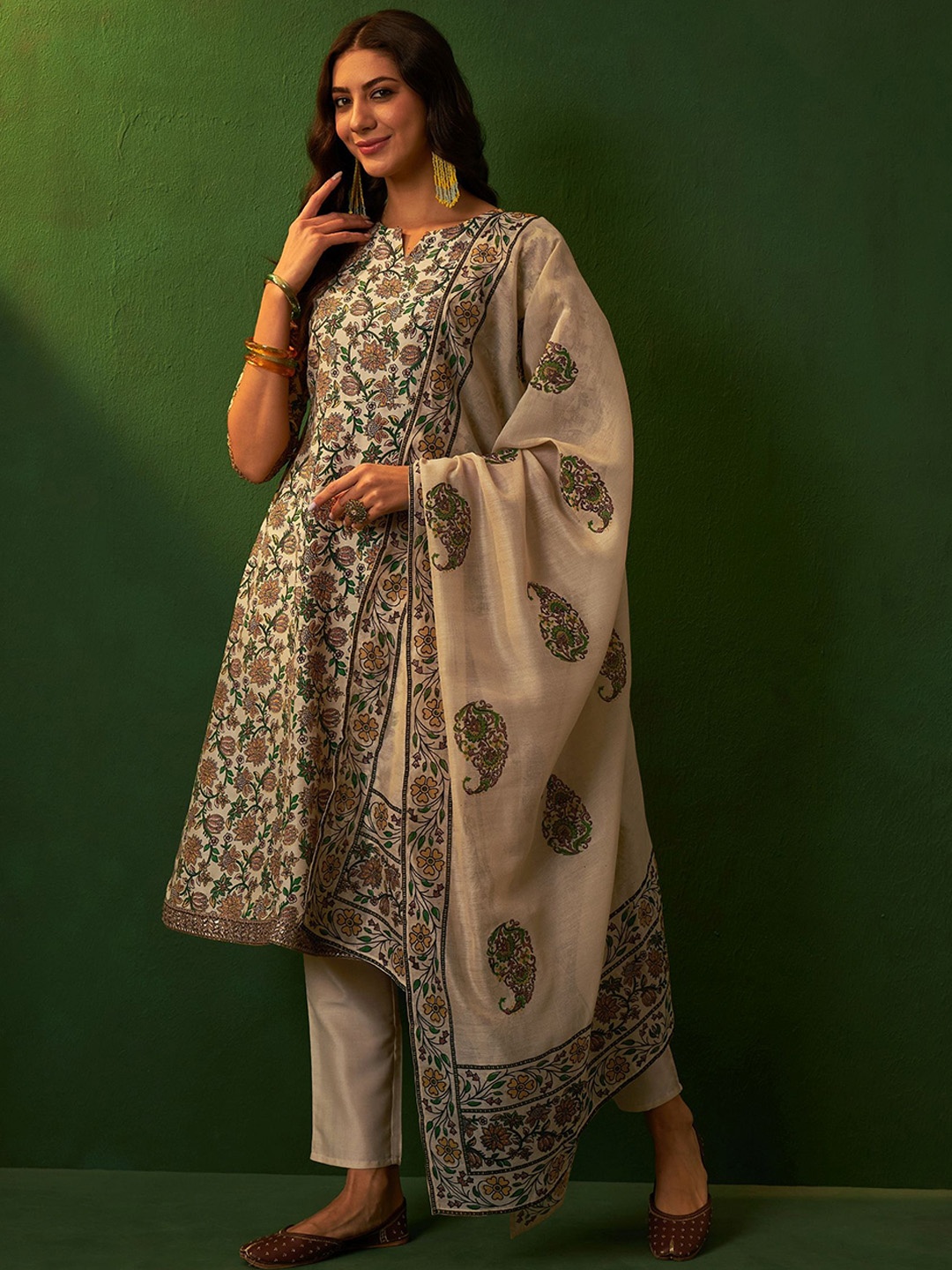 

Sangria Printed A-Line Kurta Set With Dupatta, Cream