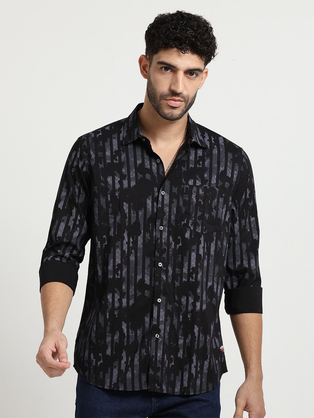 

URBARO Men Smart Slim Fit Abstract Printed Pure Cotton Casual Shirt, Black