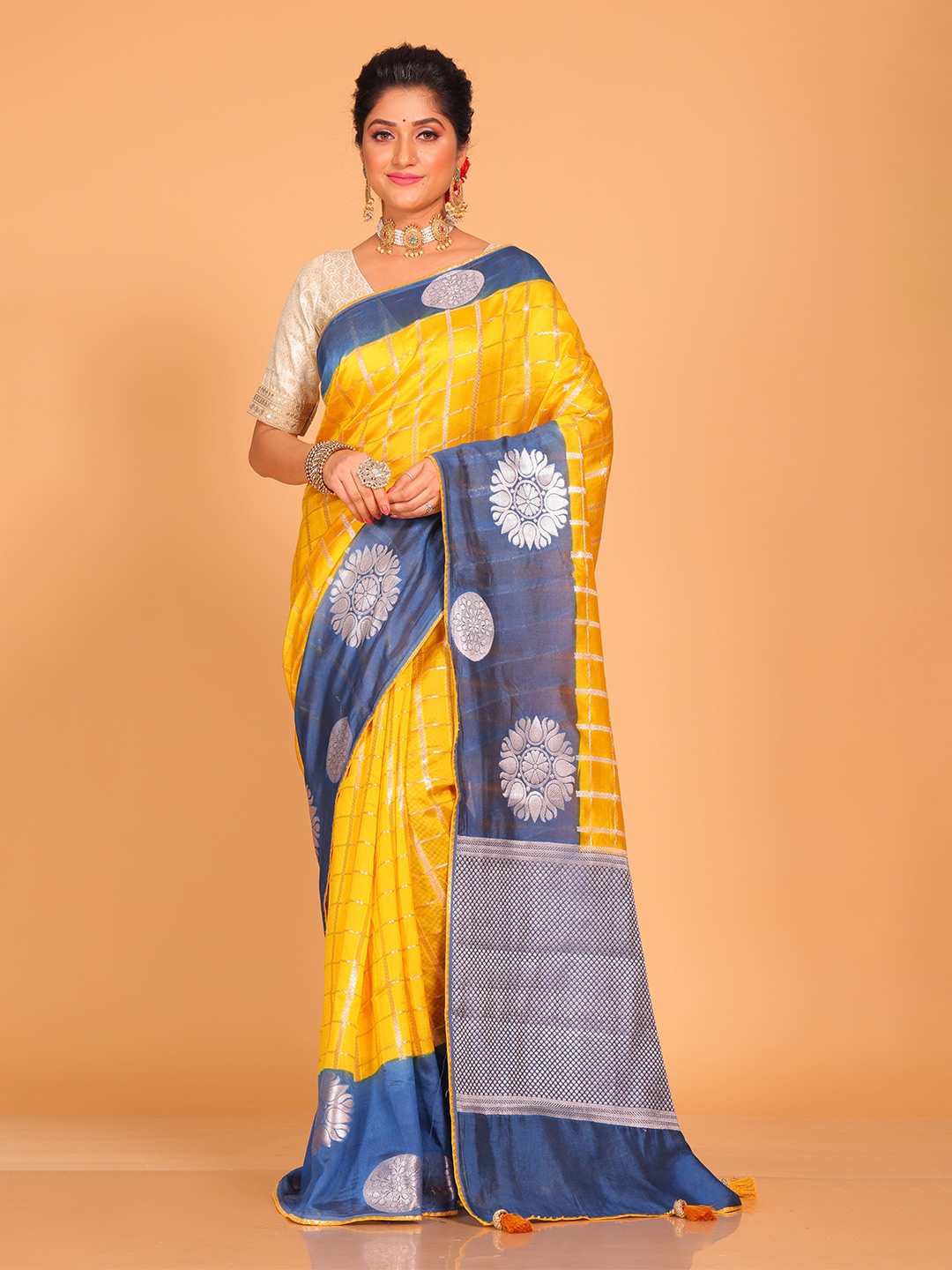 

Morchari Checked Zari Pure Silk Saree, Yellow